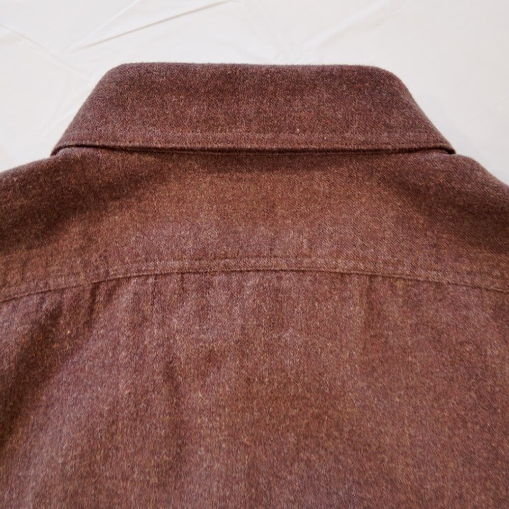 Banana Republic | Men's Untucked Flannel Shirt | Size Large - Picture 11 of 11